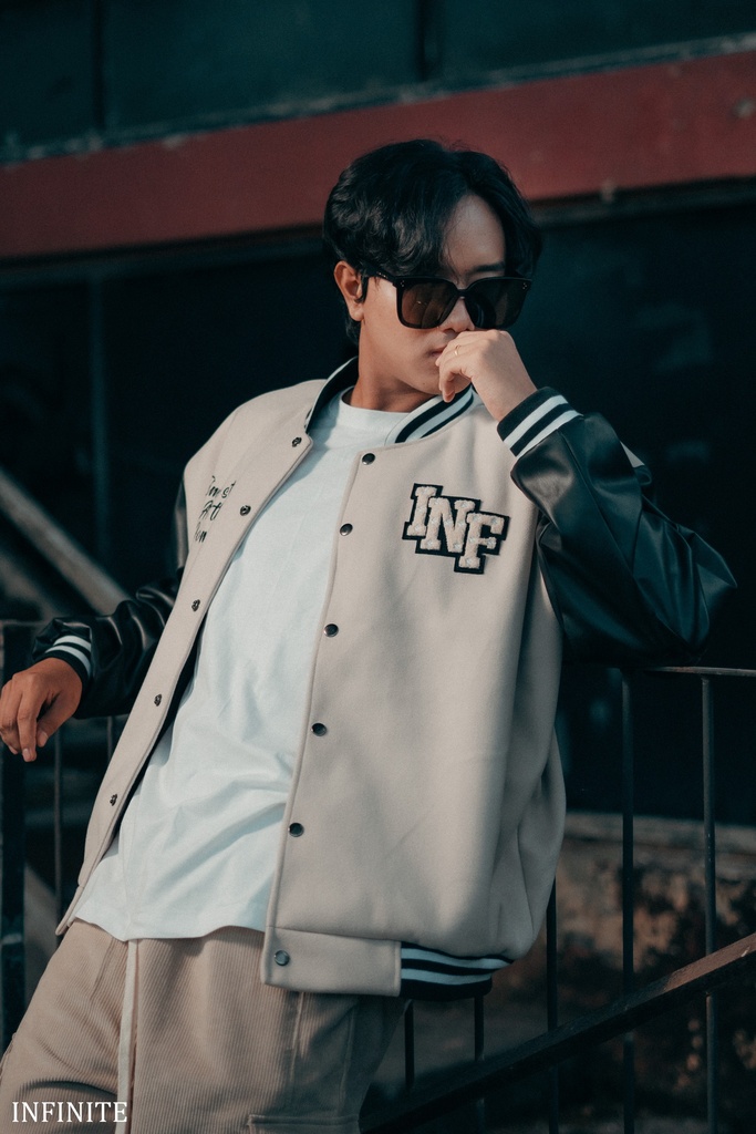 J010XLCREAM INF VARSITY V-3 [TIME STAY]
